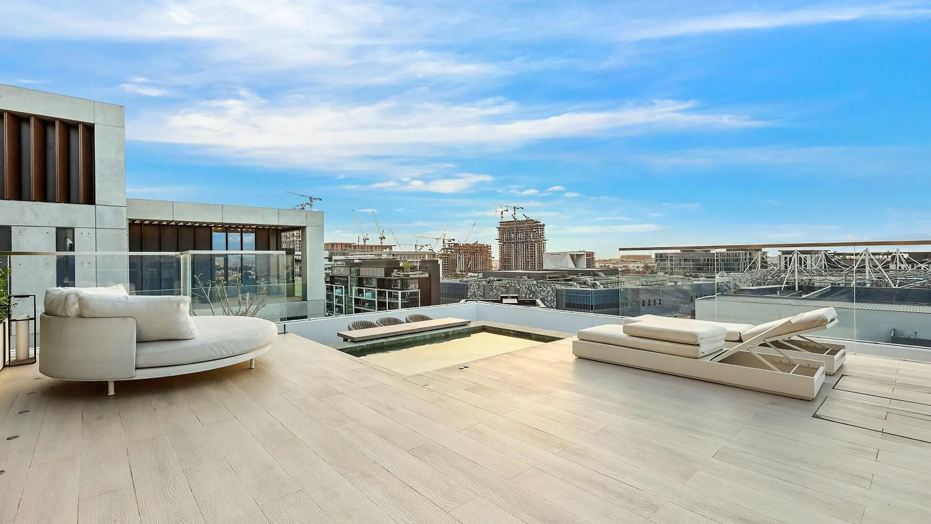 Apartment First Class Penthouse Elegance Meets Luxury Dubai