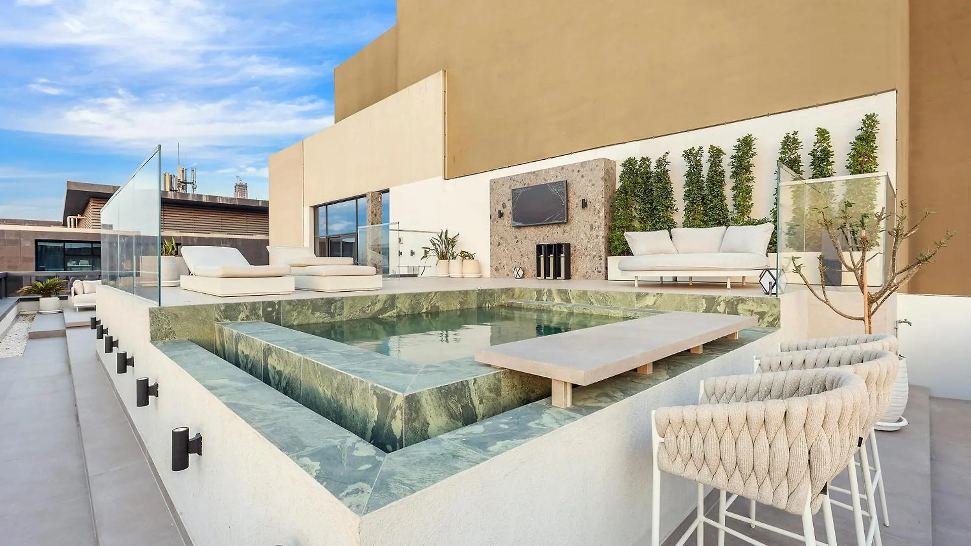 First Class Penthouse Elegance Meets Luxury Dubai 0*,