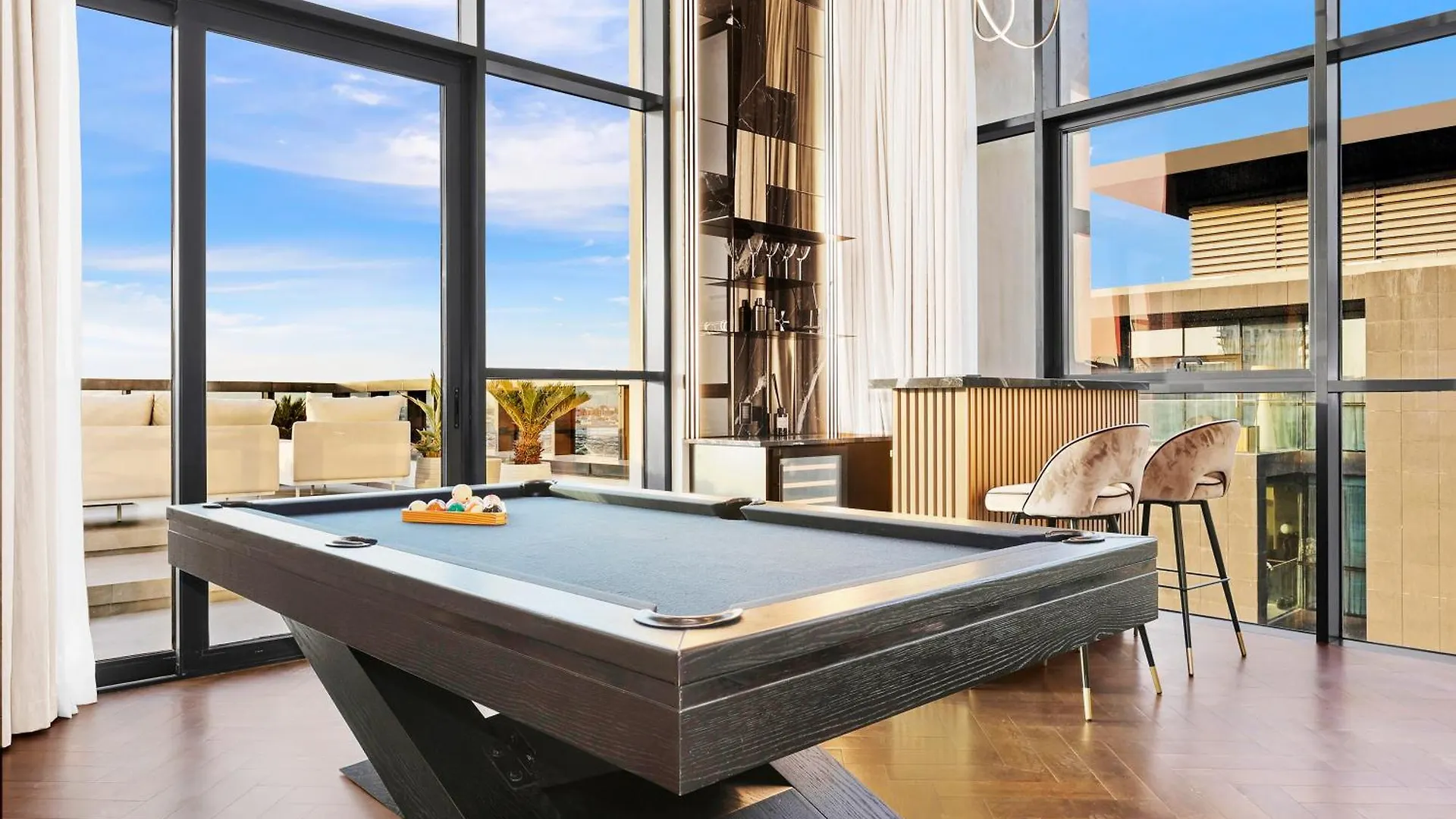 First Class Penthouse Elegance Meets Luxury Dubai Apartment