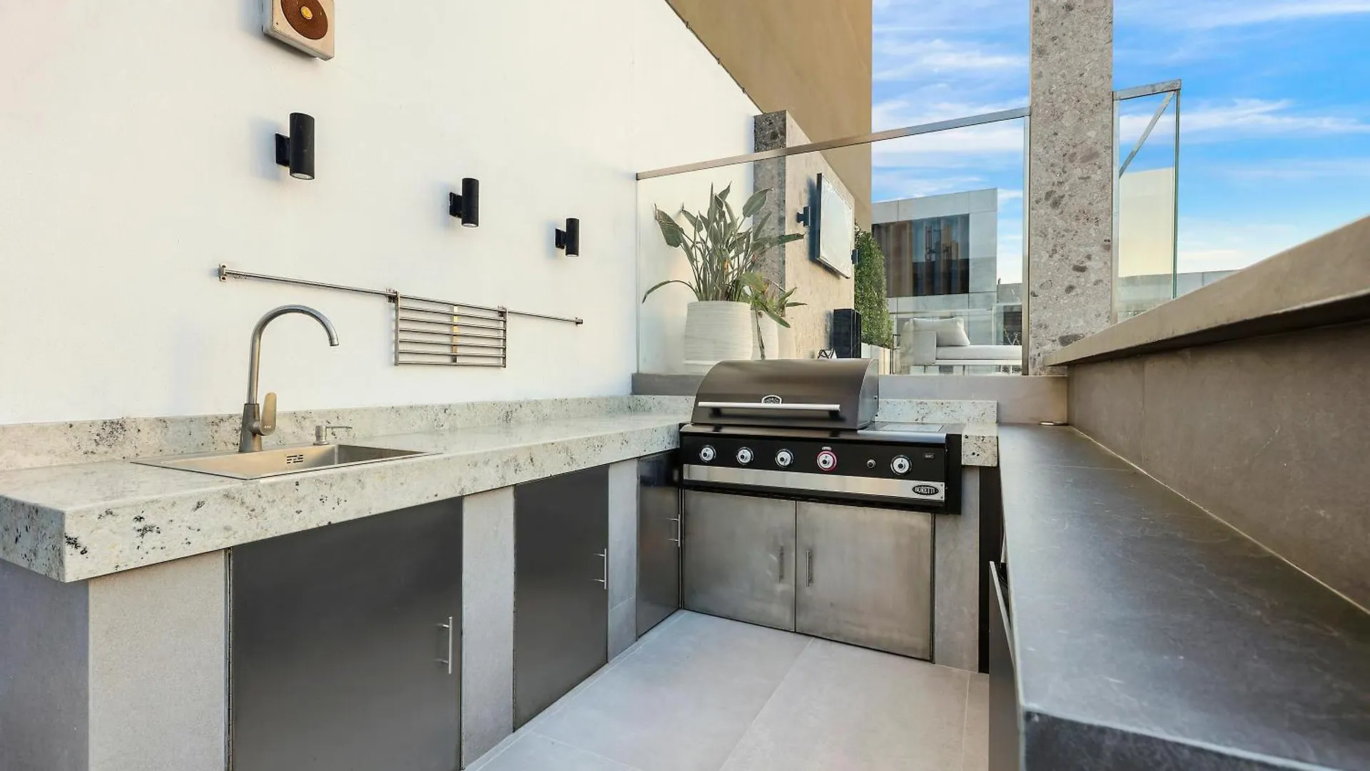 First Class Penthouse Elegance Meets Luxury Dubai 0*,  United Arab Emirates